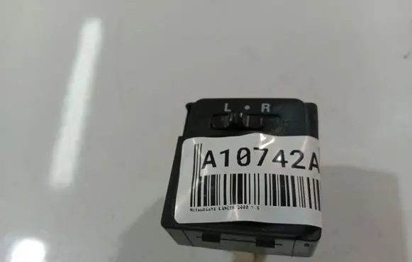 Mitsubishi Lancer X Wing mirror switch 183569