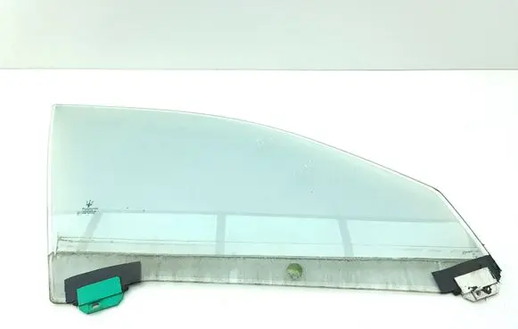 Maserati Quattroporte Front door window glass four-door