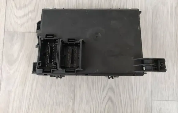 Fiat Grande Punto Fuse module 00517986150