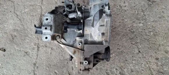 Volkswagen Caddy Manual 5 speed gearbox 0AH301103B