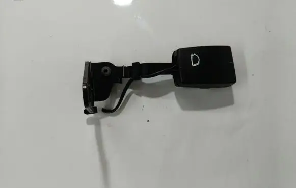 Citroen C5 Rear seatbelt buckle 33059604