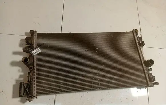 Opel Insignia A Coolant radiator 13241725