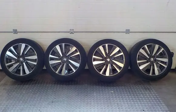R19 alloy rim