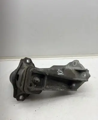 Land Rover Discovery 4 - LR4 Engine mount bracket AH226A003BA 4518082121 AH226061BB