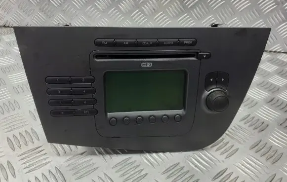 Seat Leon (1P) Radio/CD/DVD/GPS head unit 1P1035186B