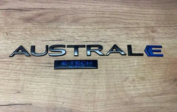 Renault Austral Rear loading door model letters 