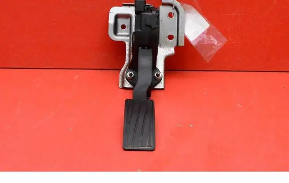 Suzuki SX4 Accelerator throttle pedal 4940068L51