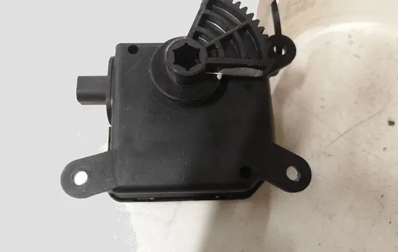 Opel Astra H Air flap motor/actuator 309365502