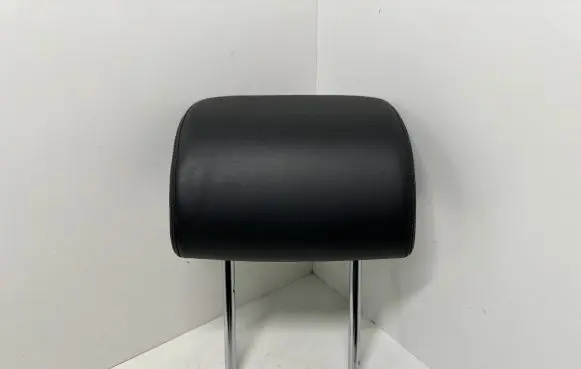 Volkswagen Touareg II Rear seat headrest 