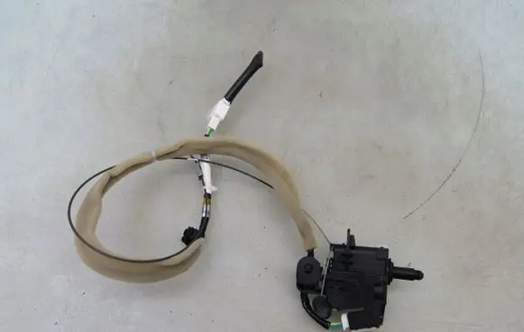 Mazda CX-30 Fuel tank cap lock motor 
