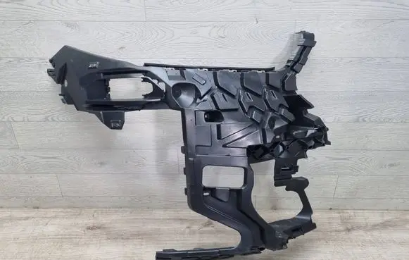 Front bumper mounting bracket
