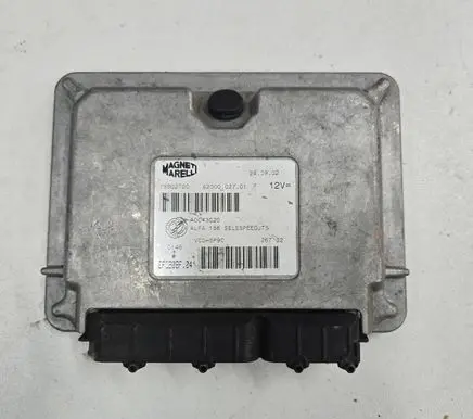 Alfa Romeo 156 Engine control unit/module 73502720 A0C43C20 6200002701