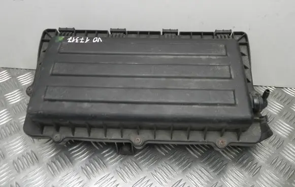 Volkswagen Polo V 6R Air filter box 036129620H VD17317