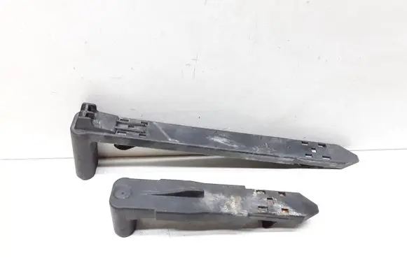 Volvo XC60 Headlight/headlamp mounting bracket 30763155 30763154