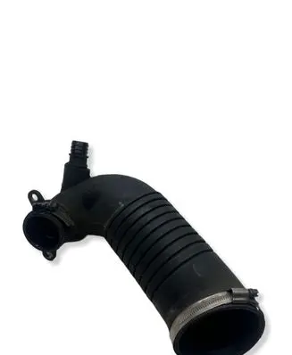 Volkswagen PASSAT B5.5 Air intake hose/pipe 8D0129615K