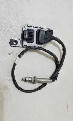 Volkswagen Crafter Exhaust gas pressure sensor 04L907805FB
