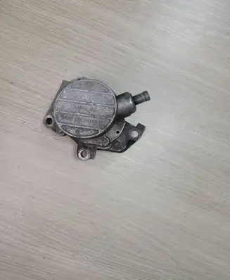Audi A4 S4 B5 8D Vacuum pump