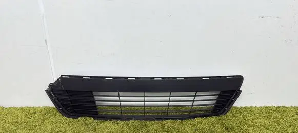 Toyota Yaris Front bumper lower grill 52543-0d010