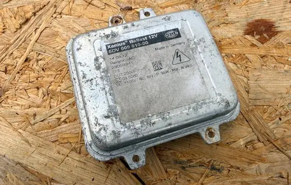 Nissan Qashqai Voltage converter/converter module 5DV00961000