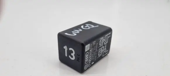 Volkswagen Golf II Other relay 171959141A 898207