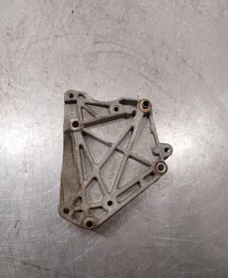 Opel Meriva B Engine mounting bracket 55206511