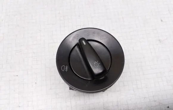 Volkswagen Golf IV Light switch 1C0941531