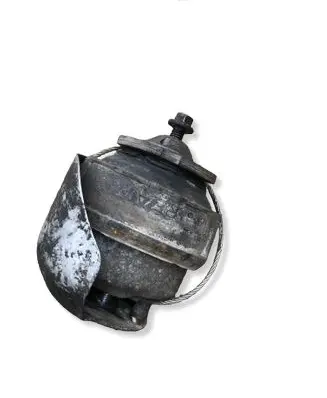 Volvo V70 Engine mount bracket 
