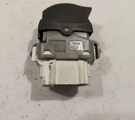 Renault Megane II Electric window control switch 315024A