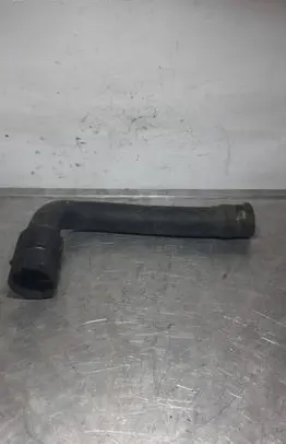 Volkswagen PASSAT B5.5 Engine coolant pipe/hose 8D0121101K