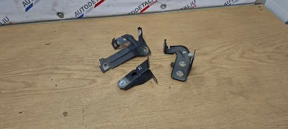 BMW 4 F32 F33 Fender mounting bracket 7255821