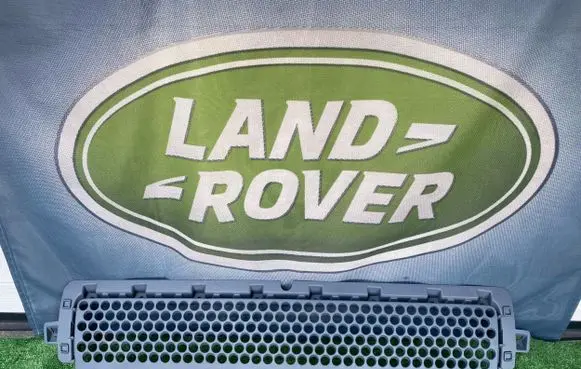 Land Rover Defender Front bumper lower grill M8B217H750C