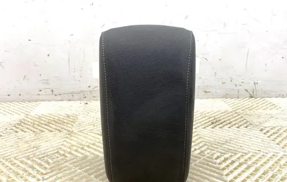 Opel Grandland X Armrest 