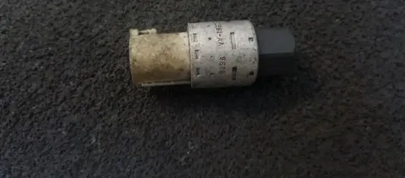 Air conditioning (A/C) pressure sensor
