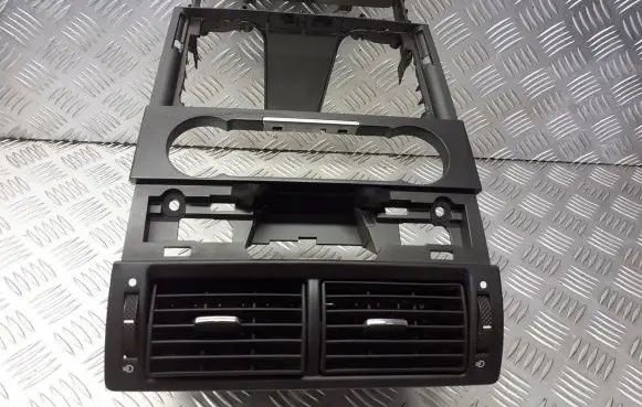 Ford Mondeo Mk III Radio/GPS head unit trim 14S71-18522-A