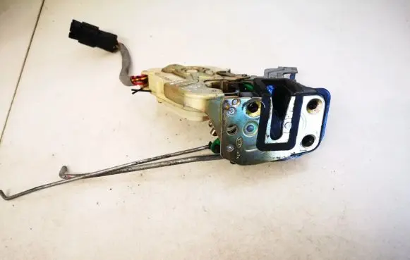 KIA Sorento Front door lock