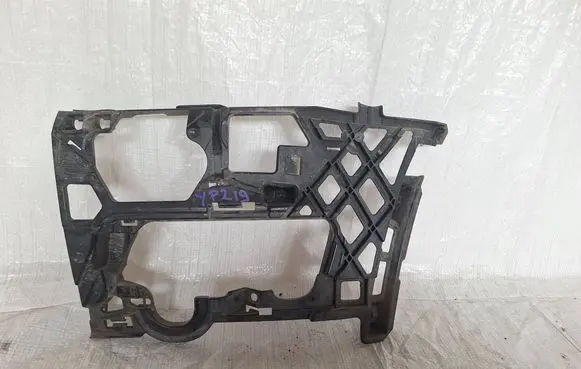 Volkswagen Golf VII Front bumper mounting bracket 5G0807723D
