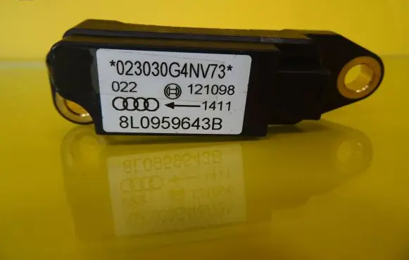 Audi A3 S3 8L Airbag deployment crash/impact sensor 8L0959643B