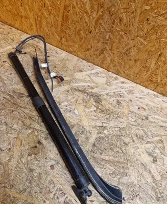 Volkswagen Touareg II Tailgate/trunk strut/damper 7P6827851E 001719 18042012