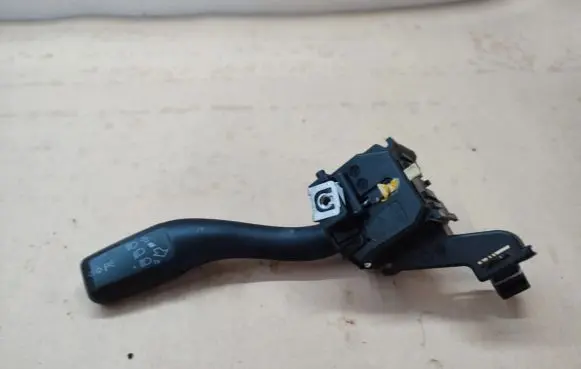 Audi A3 S3 A3 Sportback 8P Indicator stalk 8P0953513E