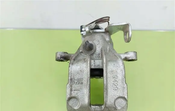Audi 80 90 S2 B4 Rear brake caliper