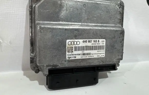 Audi RS7 C7 Transfer box differential control unit 4H0907163B 4H0907163A