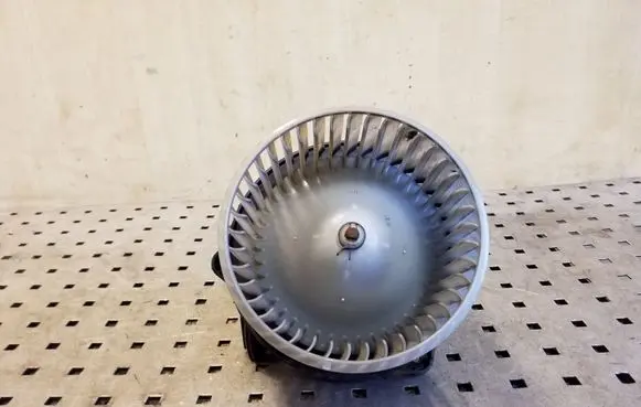 Land Rover Discovery 3 - LR3 Heater fan/blower 17360045