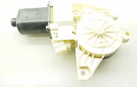 Mercedes-Benz Vito Viano W447 Front door window regulator motor A4479063600 0130822313