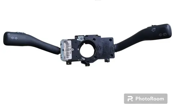 Volkswagen Golf IV Wiper turn signal indicator stalk/switch 8L0953513