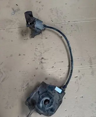 Volkswagen Amarok Spare wheel mounting bracket 2H6803660E