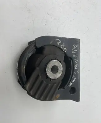 Peugeot 206 Engine mount bracket