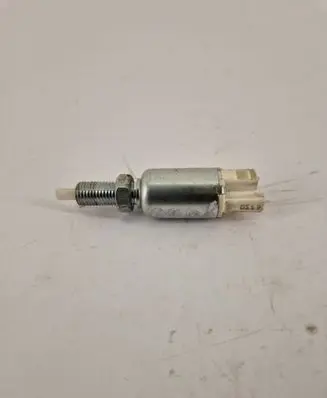 Toyota RAV 4 (XA40) Clutch pedal sensor 