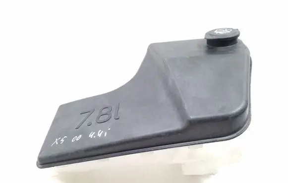 BMW X5 E53 Windshield washer fluid reservoir/tank 8252738