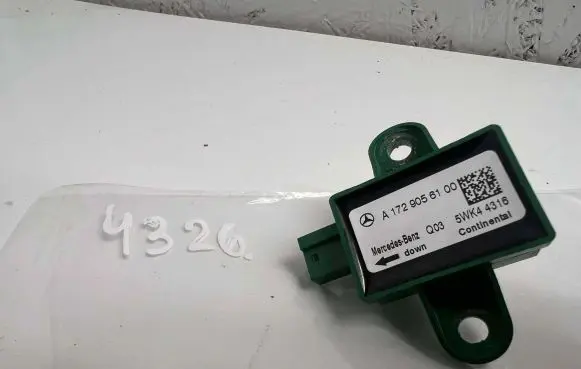 Mercedes-Benz E W212 Airbag deployment crash/impact sensor A1729056100 5WK44316