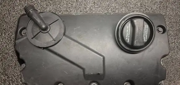 Volkswagen PASSAT B5 Rocker cam cover 038103469R 2805020350